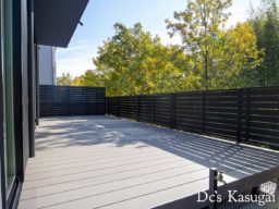 お庭一面ウッドデッキ